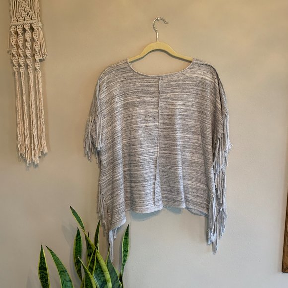 Reversible Fringe Top - Picture 4 of 4